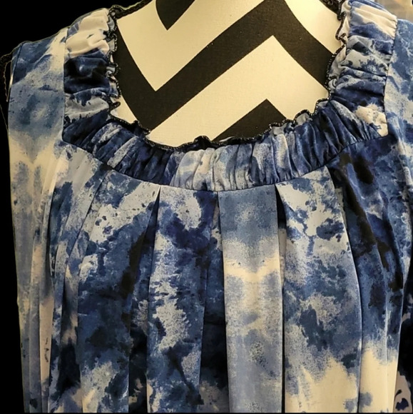 Cocomo Sleeveless Top - Picture 2 of 4